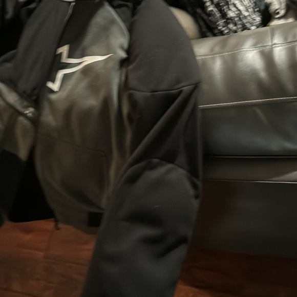 jacket/sweatshirt. detachable hood, back, elbow and shoulder pads. “tech air” - Picture 4 of 4